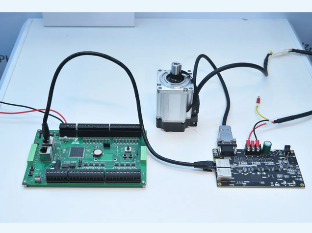 兆易創(chuàng)新亮相工博會(huì)，發(fā)布人形機(jī)器人全棧